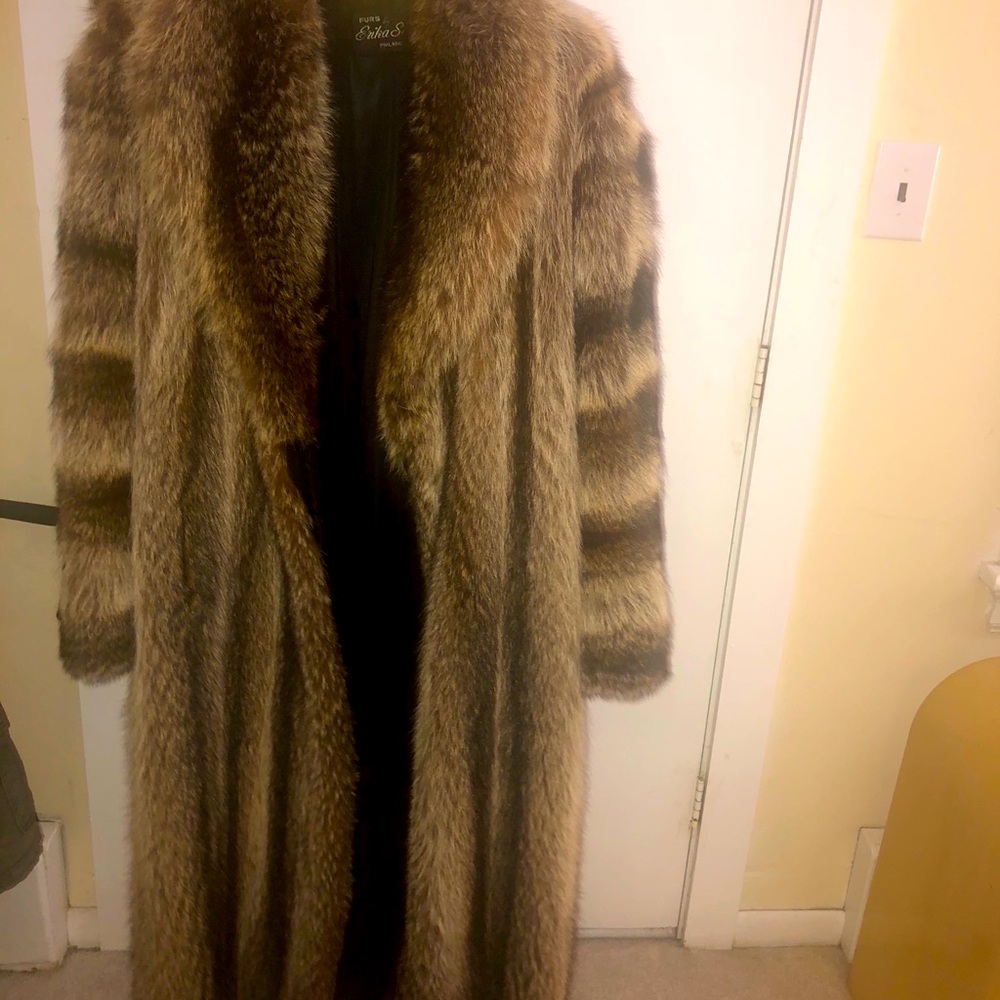 FUR COAT-RACCOON-SILVER STRIPED